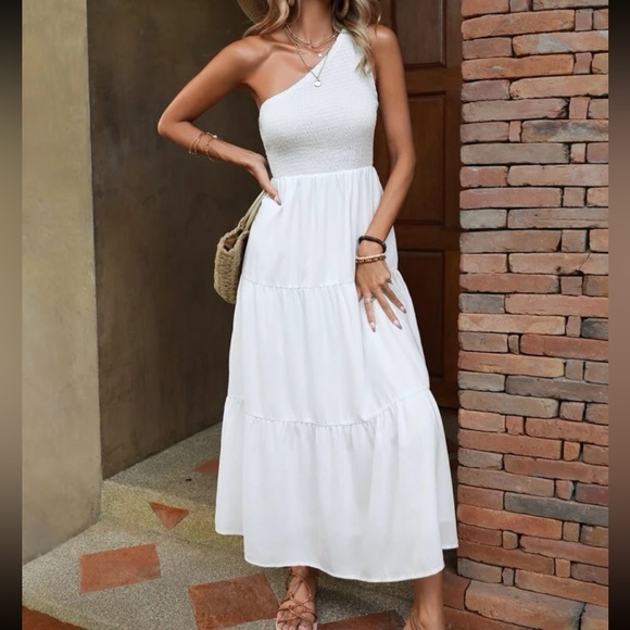 Boho white one shoulder layered hem dress - Picture 2 of 5